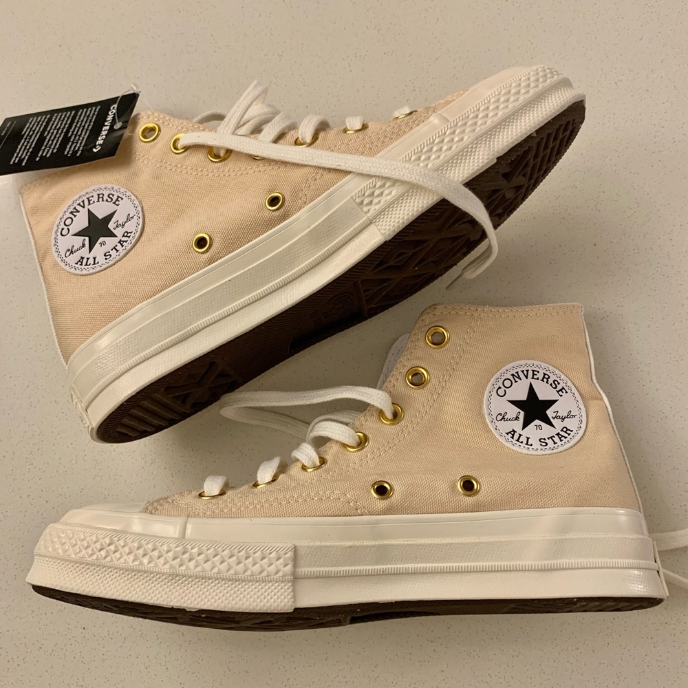 NWT Converse X Issa Rae Size 7 Beige and White